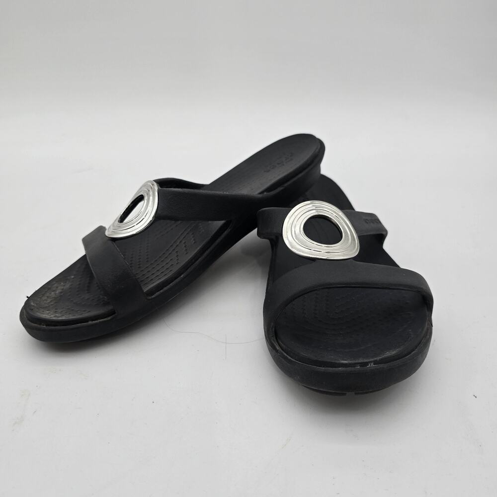 Crocs Womens 7 Black Sandals Sanrah Beveled Slide Shoe Slip On Ring Metal